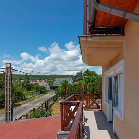 Kovacs Vendeghaz Guest house