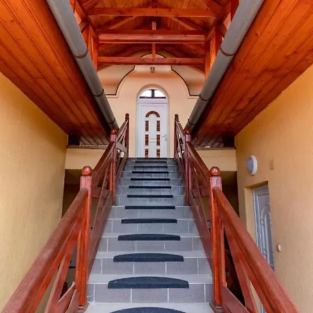 Kovacs Vendeghaz Guest house *